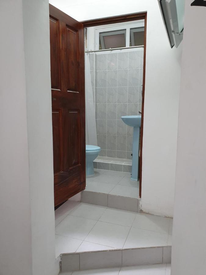 Amina Inn Флорес Екстериор снимка