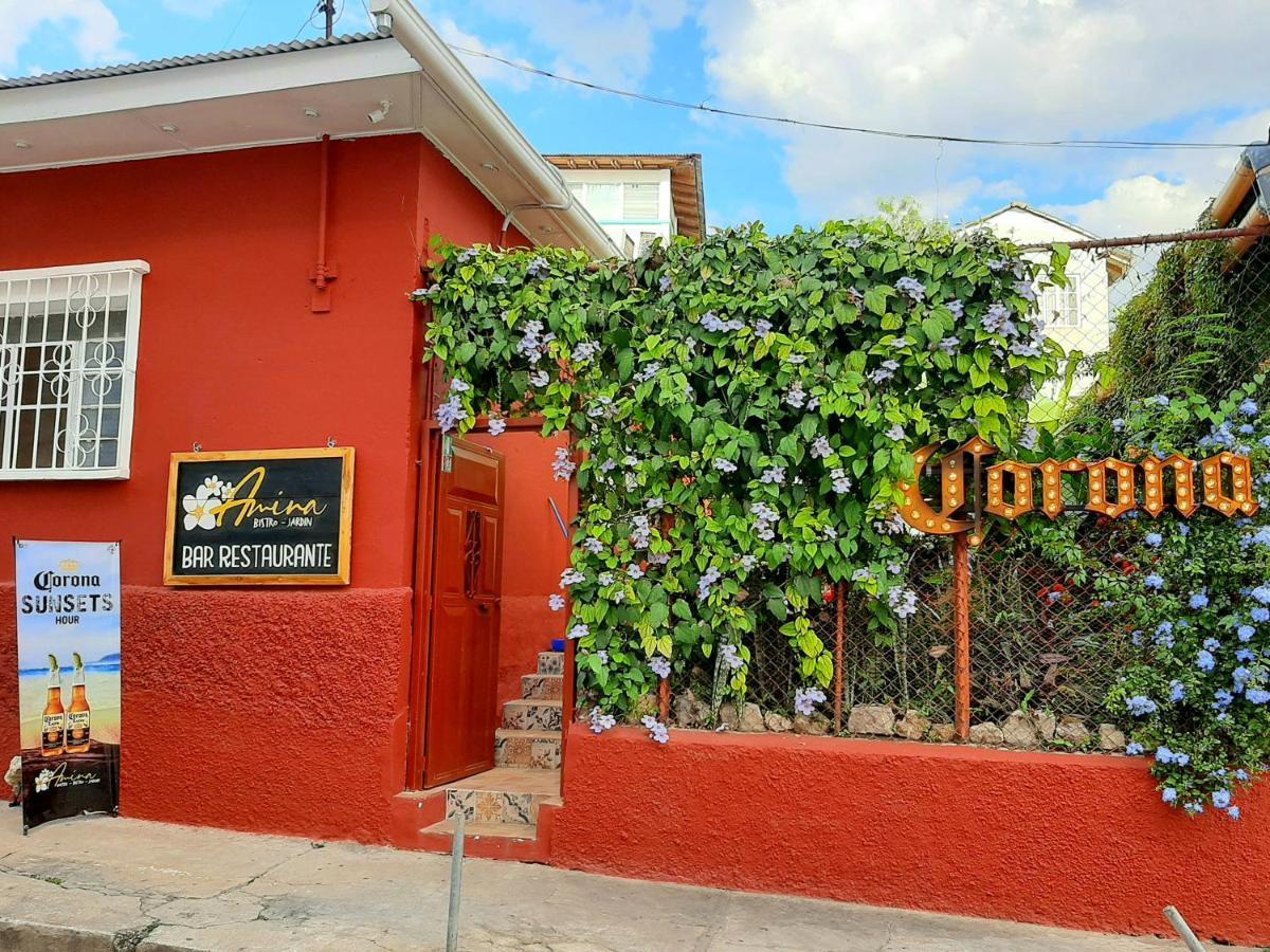 Amina Inn Флорес Екстериор снимка